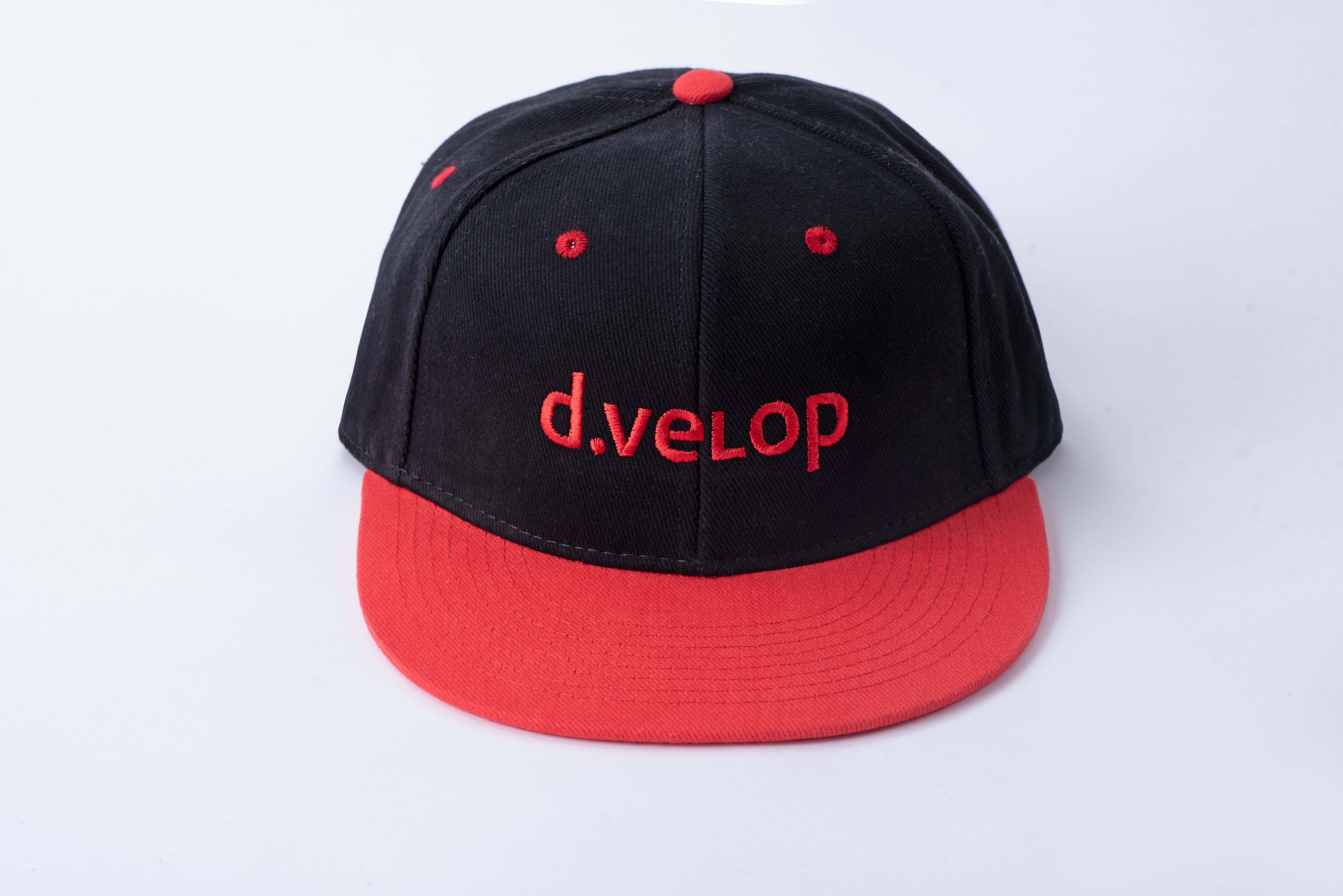 d.velop Cap schwarz rot